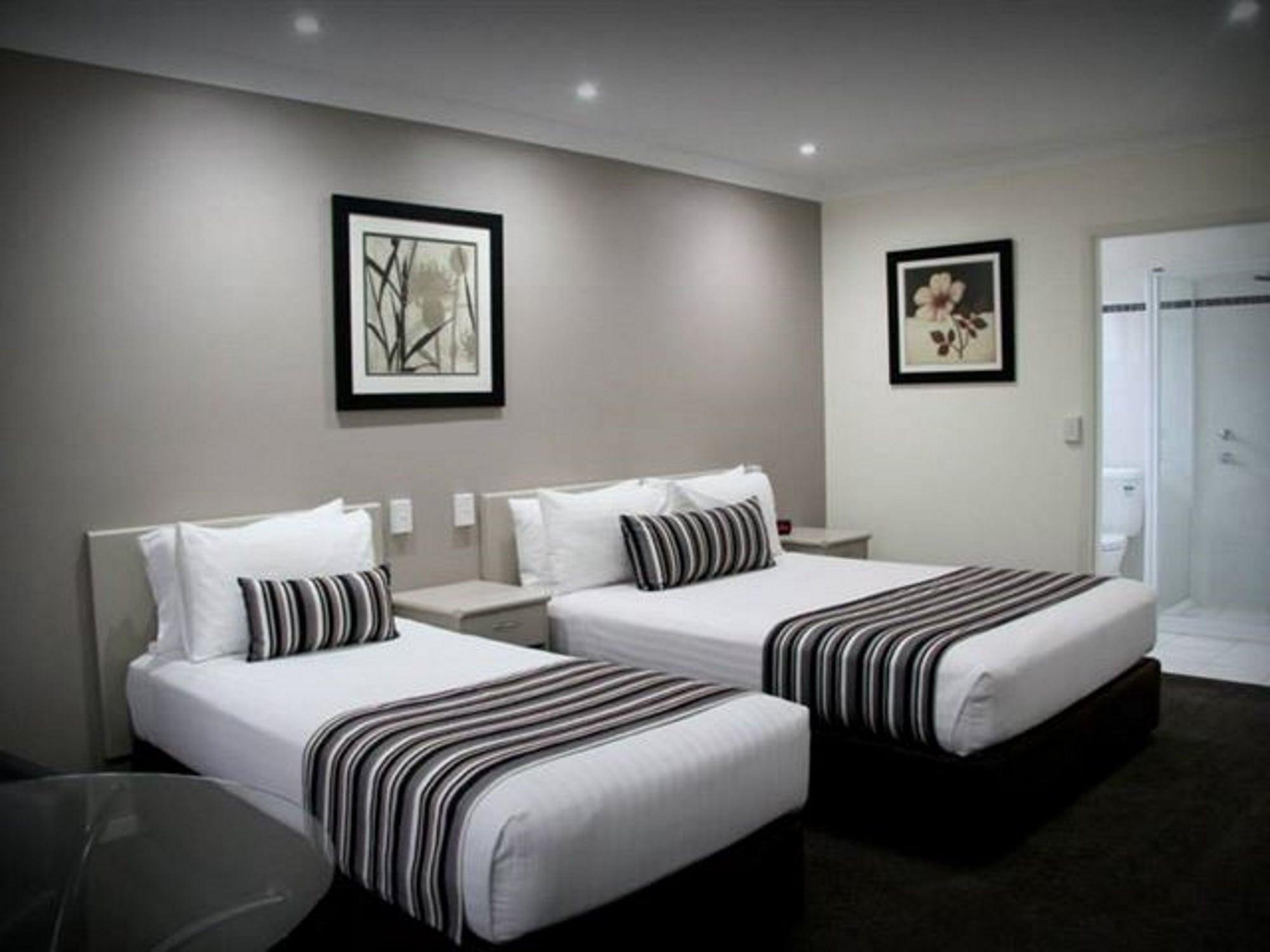 เซ็นทรัล คาเลอลา มอเตอร์ ลอดจ์ Motel ออเรนจ์ ภายนอก รูปภาพ
