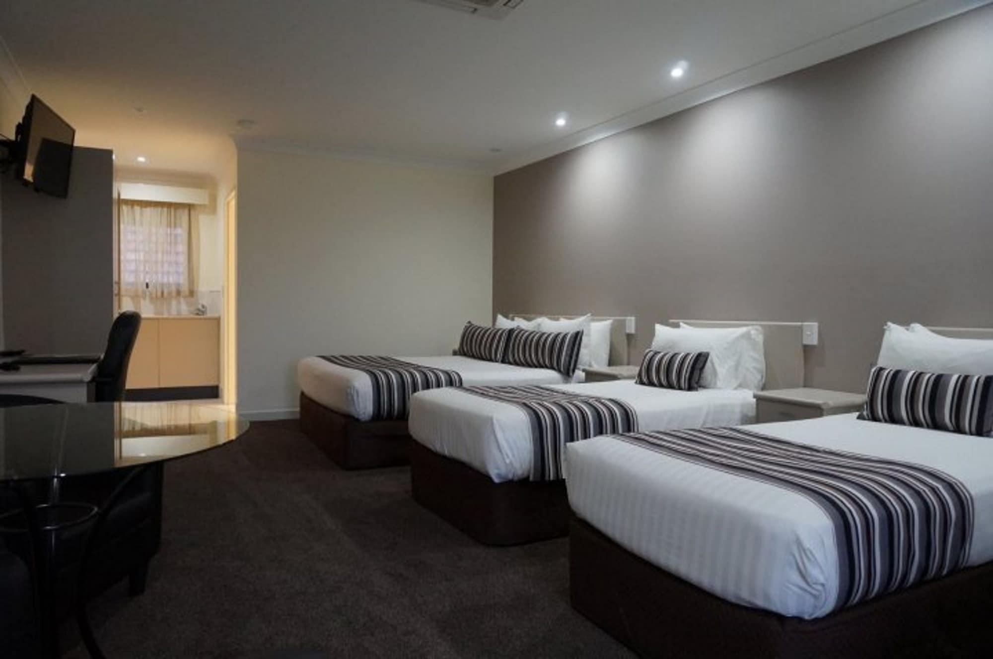 เซ็นทรัล คาเลอลา มอเตอร์ ลอดจ์ Motel ออเรนจ์ ภายนอก รูปภาพ